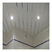 Реечный потолок Албес Белый матовый с раскладками суперхром (фото в интерьере)